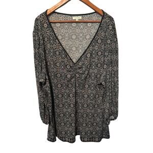 Max Studio Women's Plus Black Floral Print Long Sleeve V NecK Knit Top Size 3X
